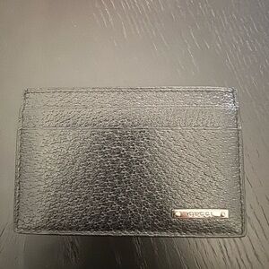 Store display excellent condition like new Gucci Black Card Holder with box